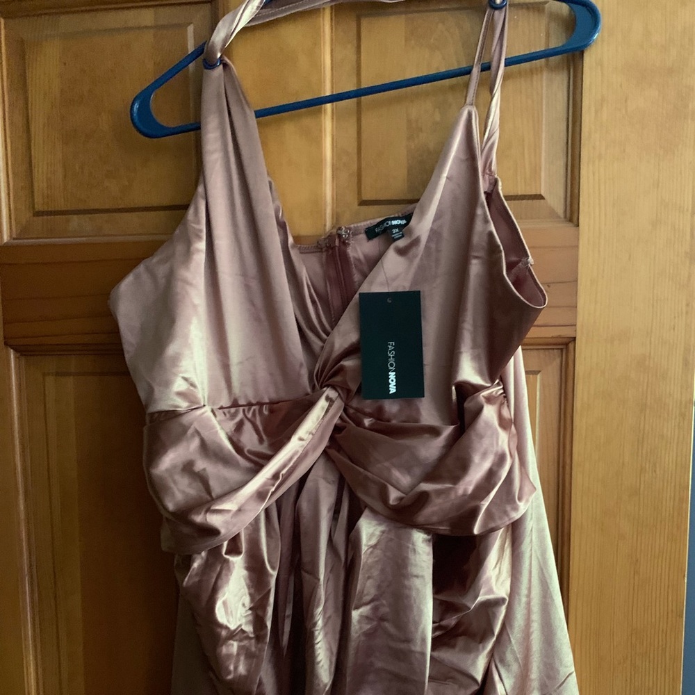 Fashion Nova Dress. Short. Mauve. NEW